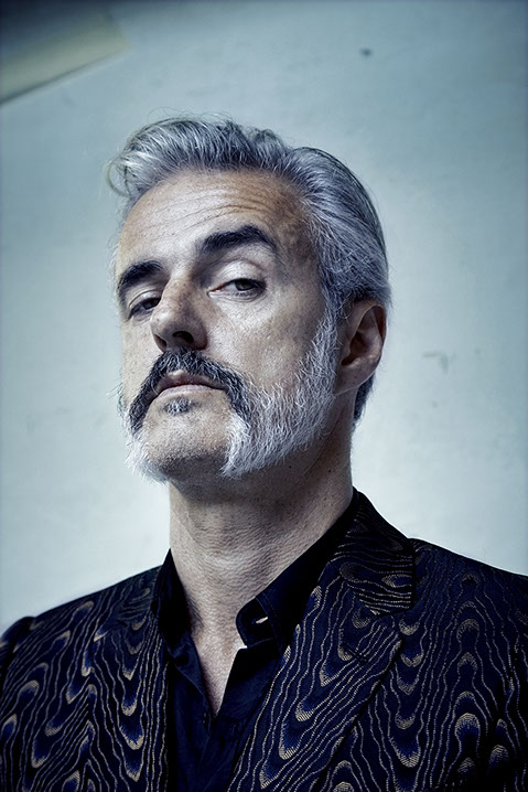 portrait of the leadsinger od the belgian rock band Triggerfinger for Jfk magazine. shotr in Antwerp